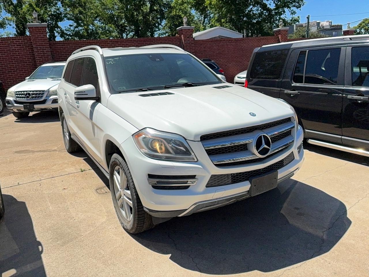 Salvage Mercedes-Benz G-Class Image