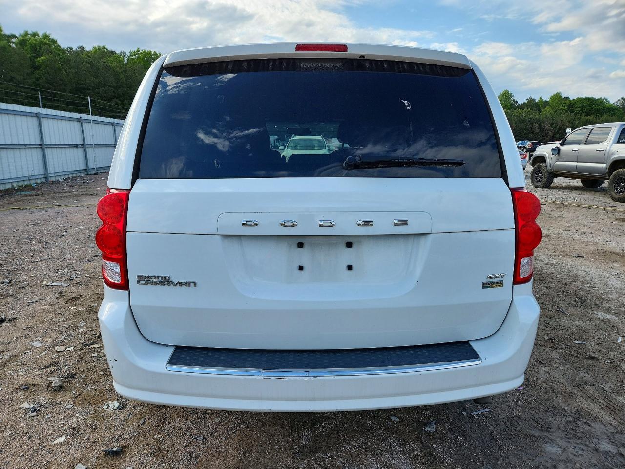Dodge Caravan Sxt