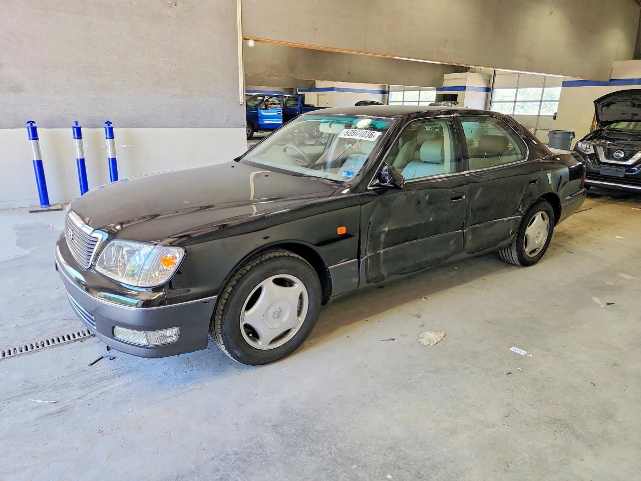 Salvage Toyota Camry Image