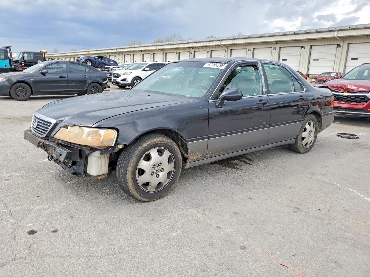 Salvage Acura RL Image
