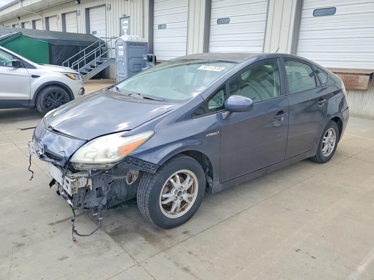 Salvage Toyota Prius Image