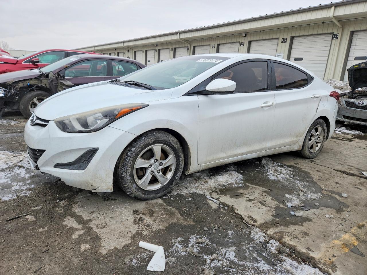 Salvage Hyundai ELANTRA Image