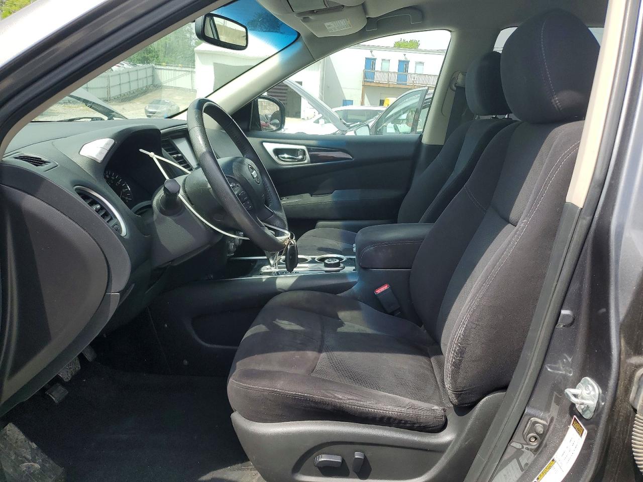 Nissan Pathfinder Sv