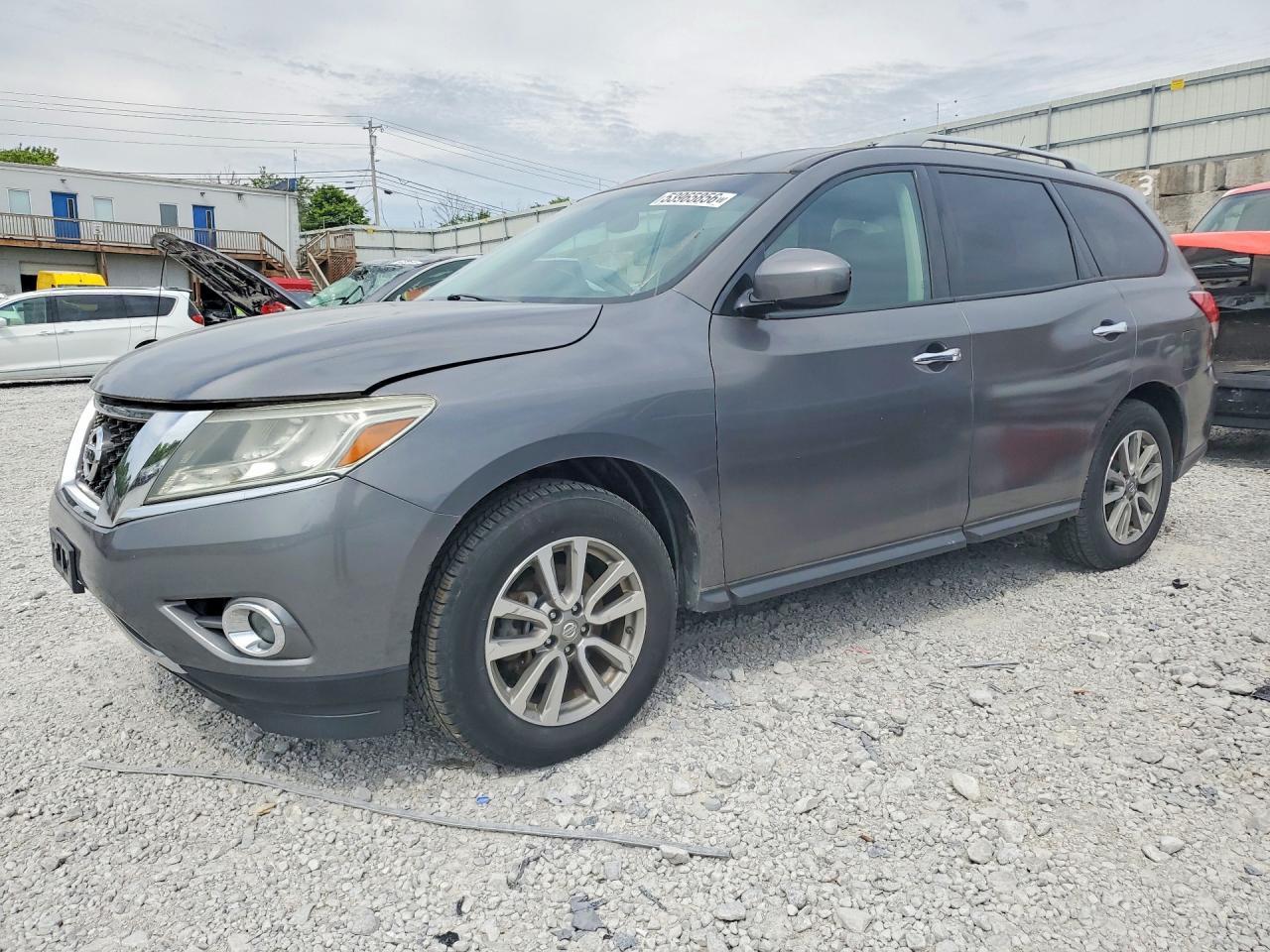 Salvage Nissan Pathfinder Image