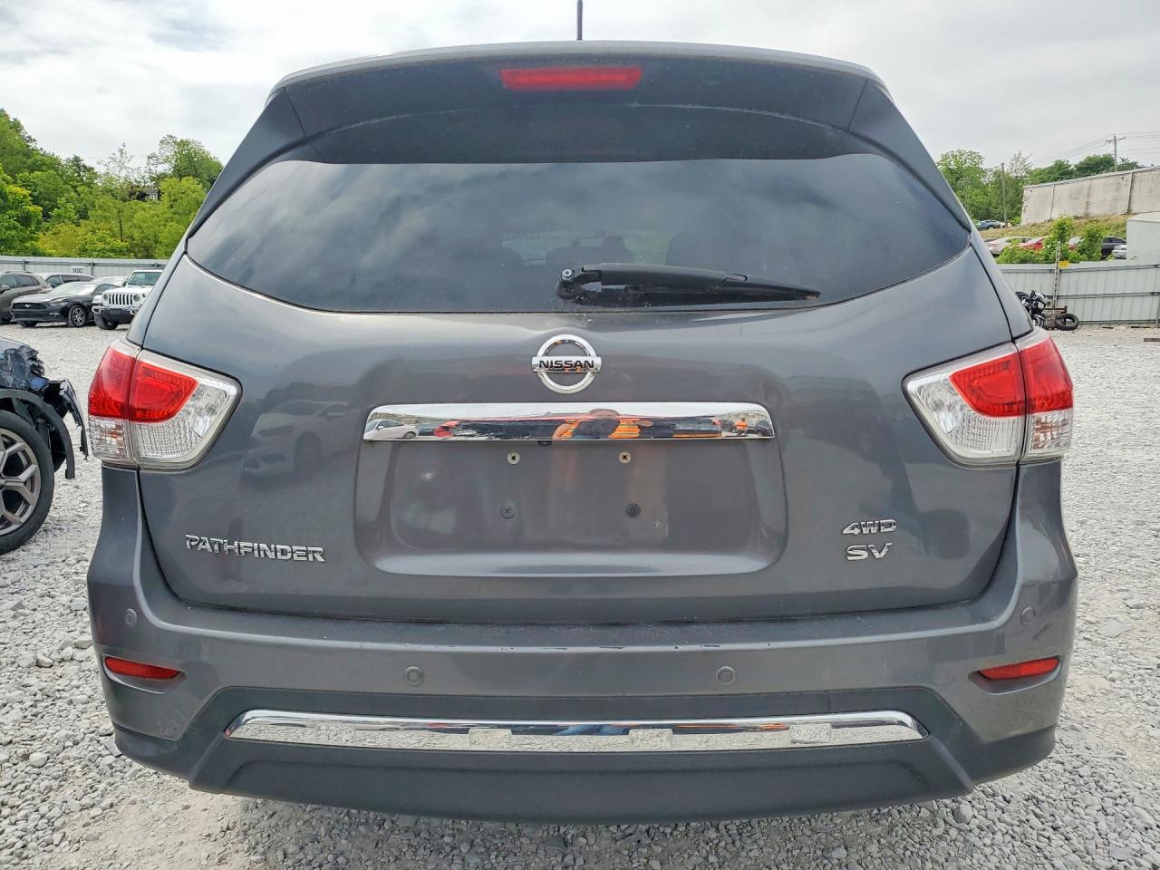 Nissan Pathfinder Sv