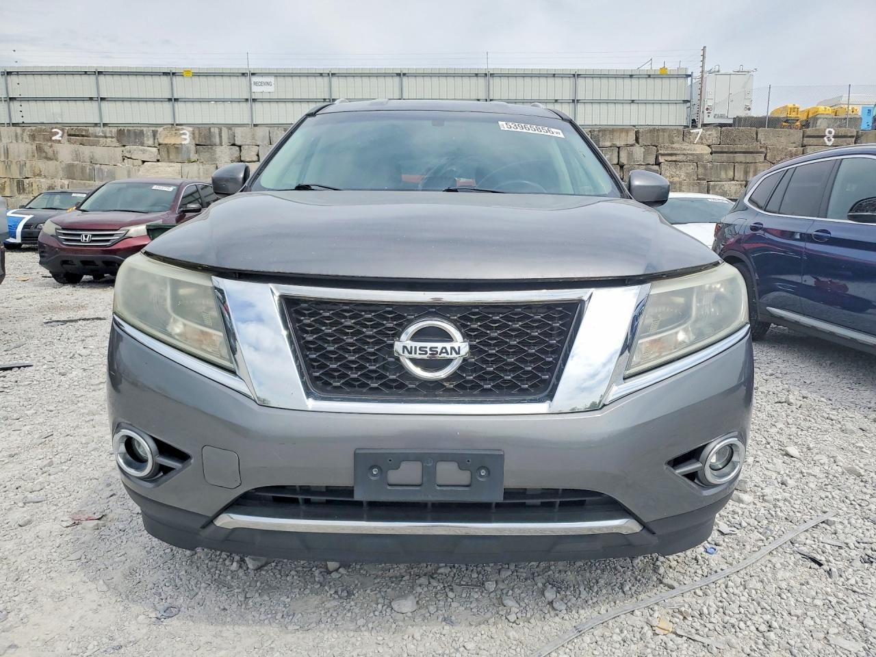 Nissan Pathfinder Sv