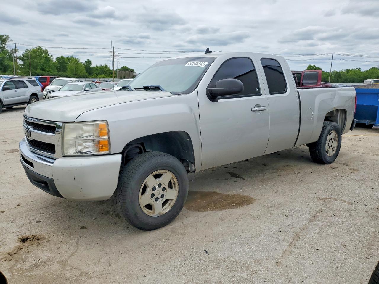 Salvage Chevrolet Silverado Image