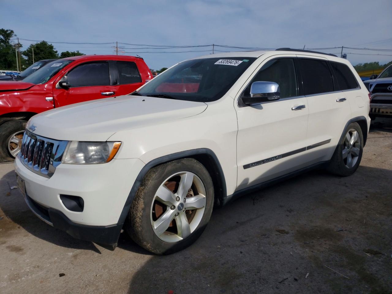 Salvage Jeep Grand Cherokee Image