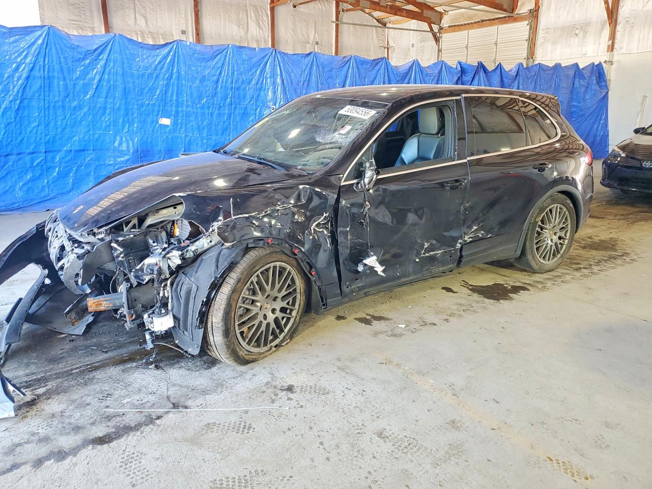 Salvage Porsche Cayenne Image