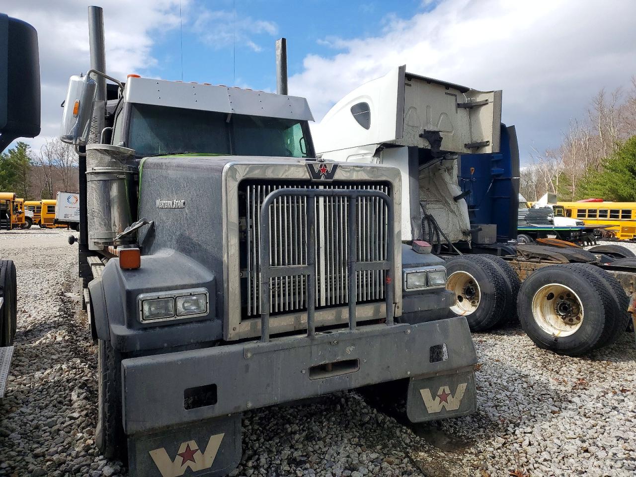 Salvage Western Star Conventional Image