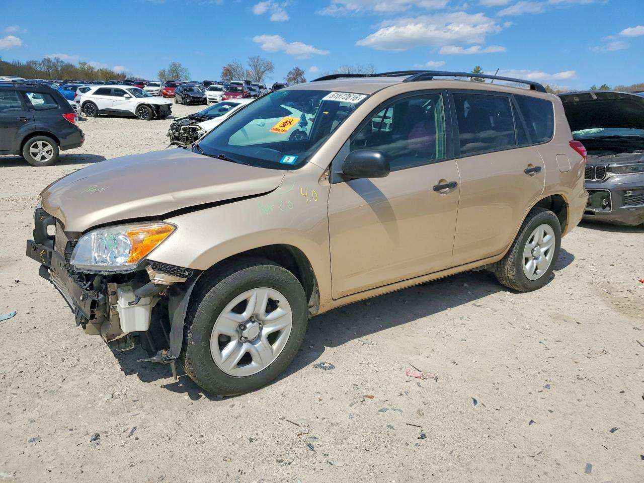 Salvage Toyota RAV4 Image