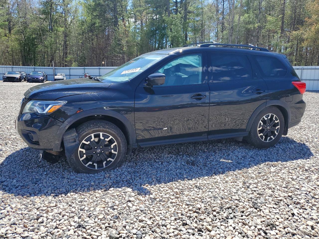 Salvage Nissan Pathfinder Image