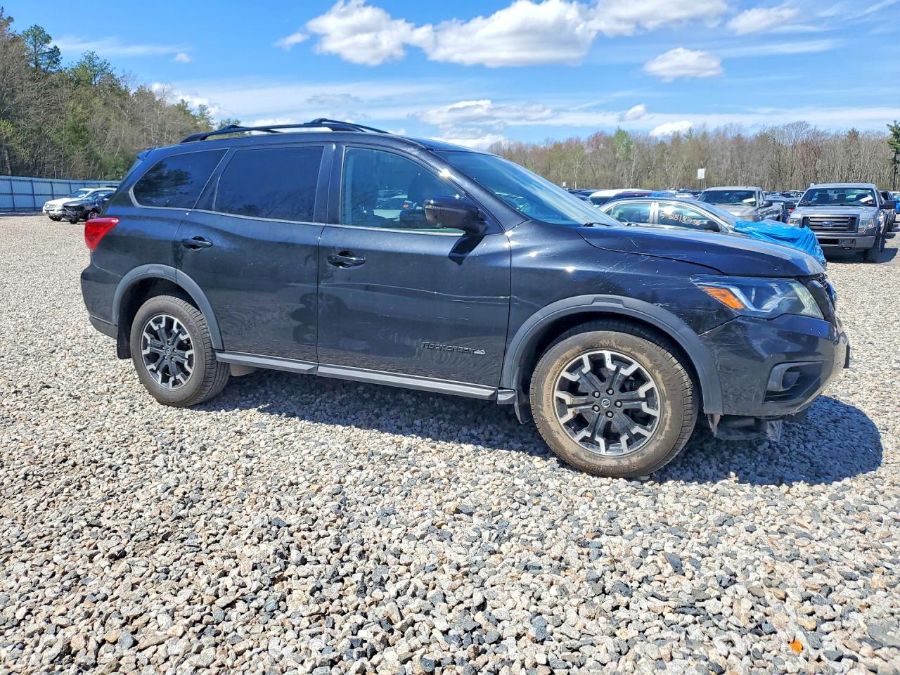 Nissan Pathfinder Sl