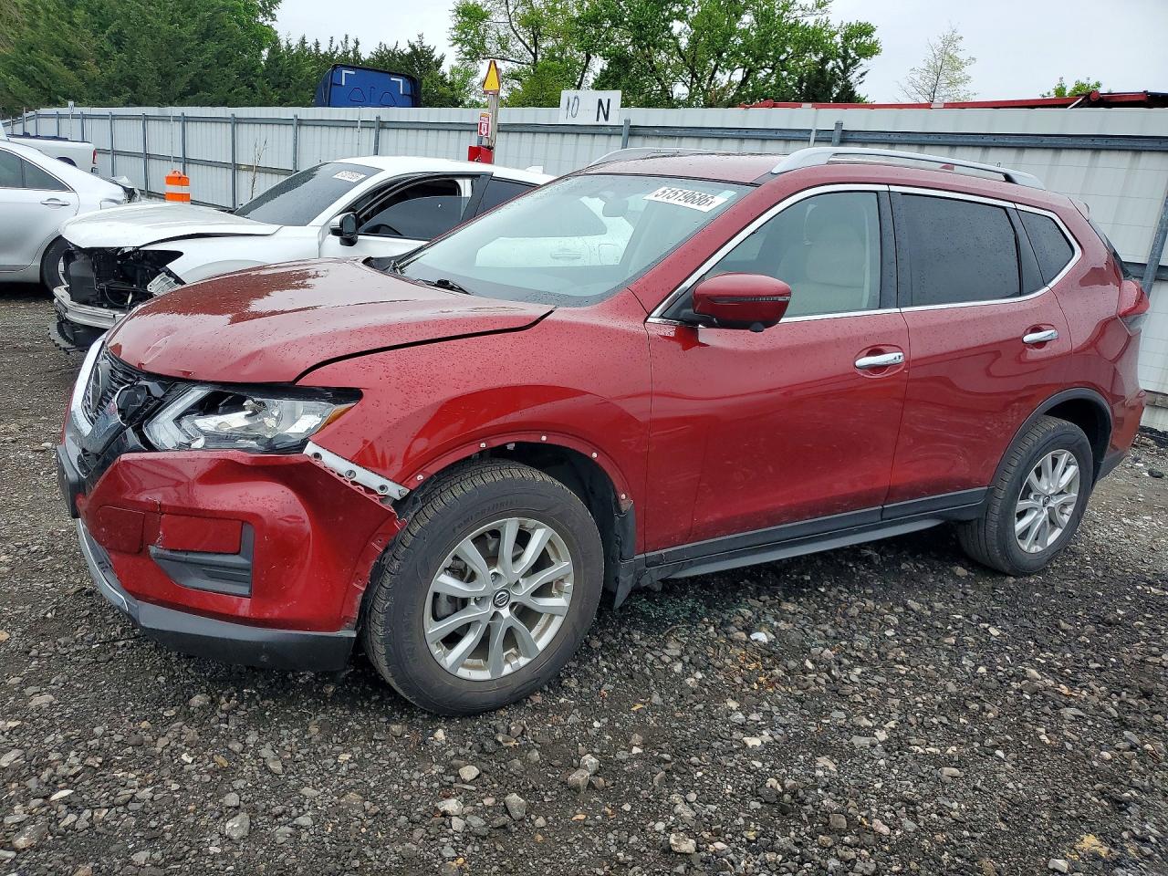 Salvage Nissan Rogue Image
