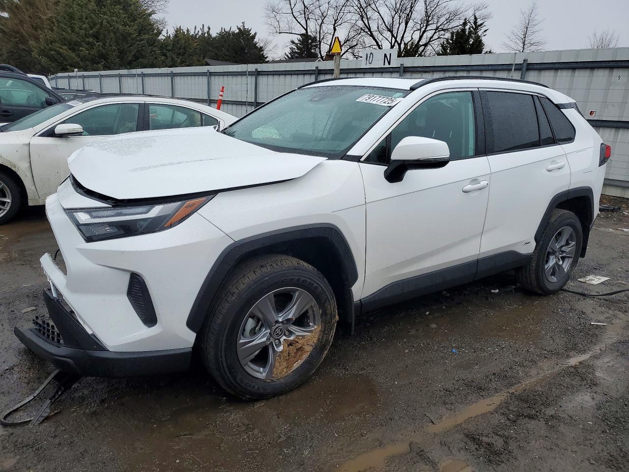 Salvage Toyota RAV4 Image