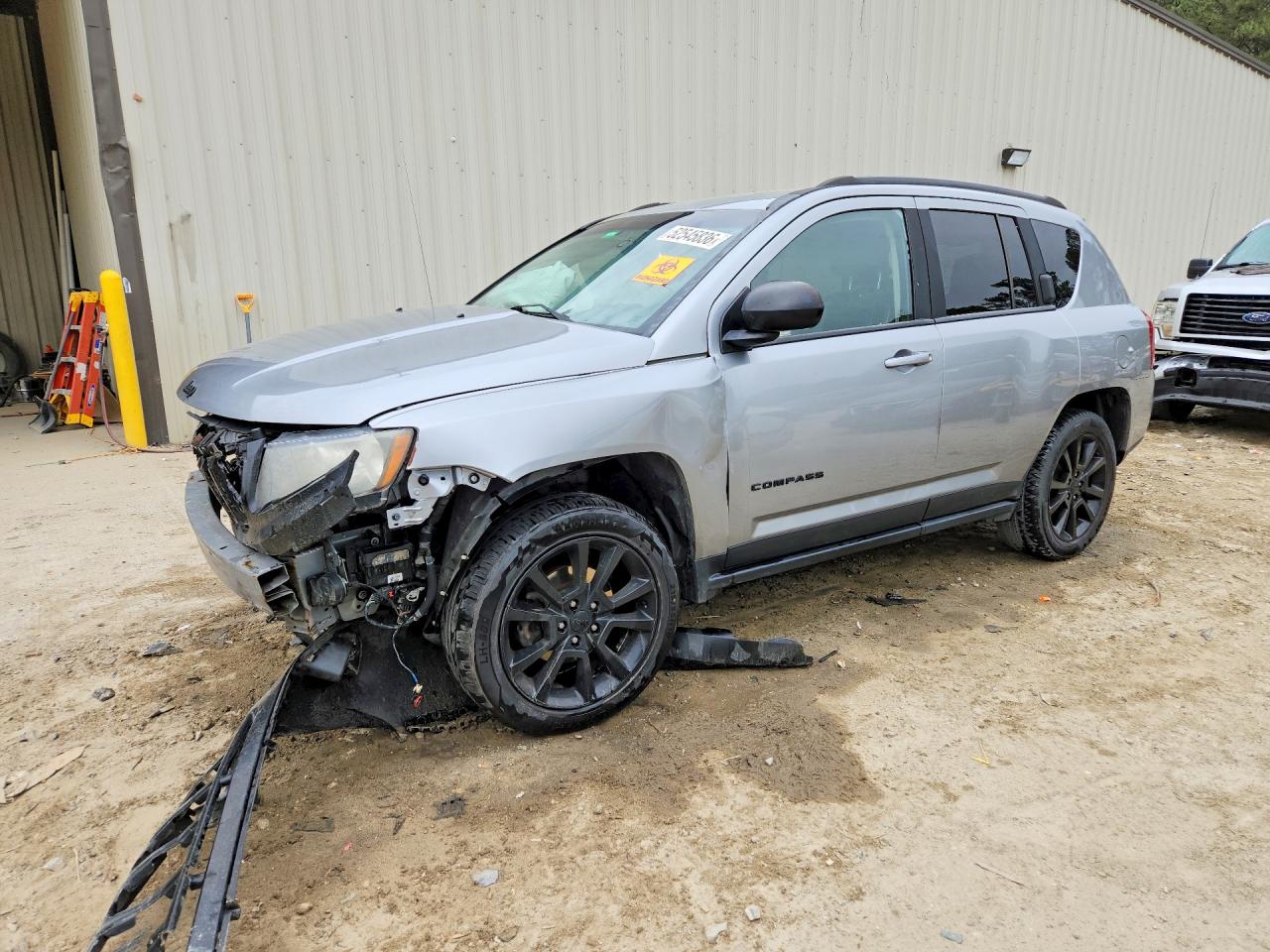 Salvage Jeep Compass Image