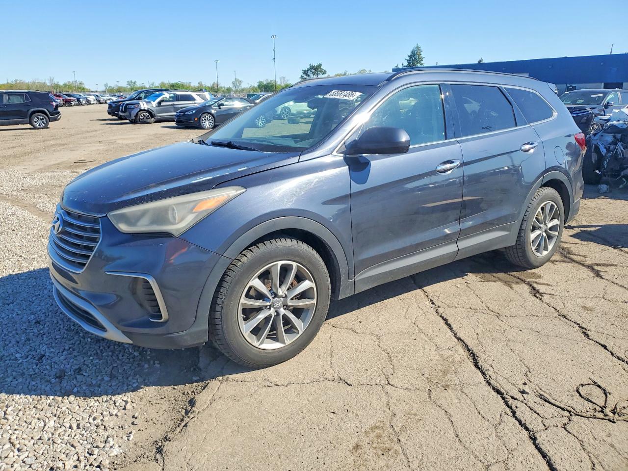 Salvage Hyundai SANTA FE Image