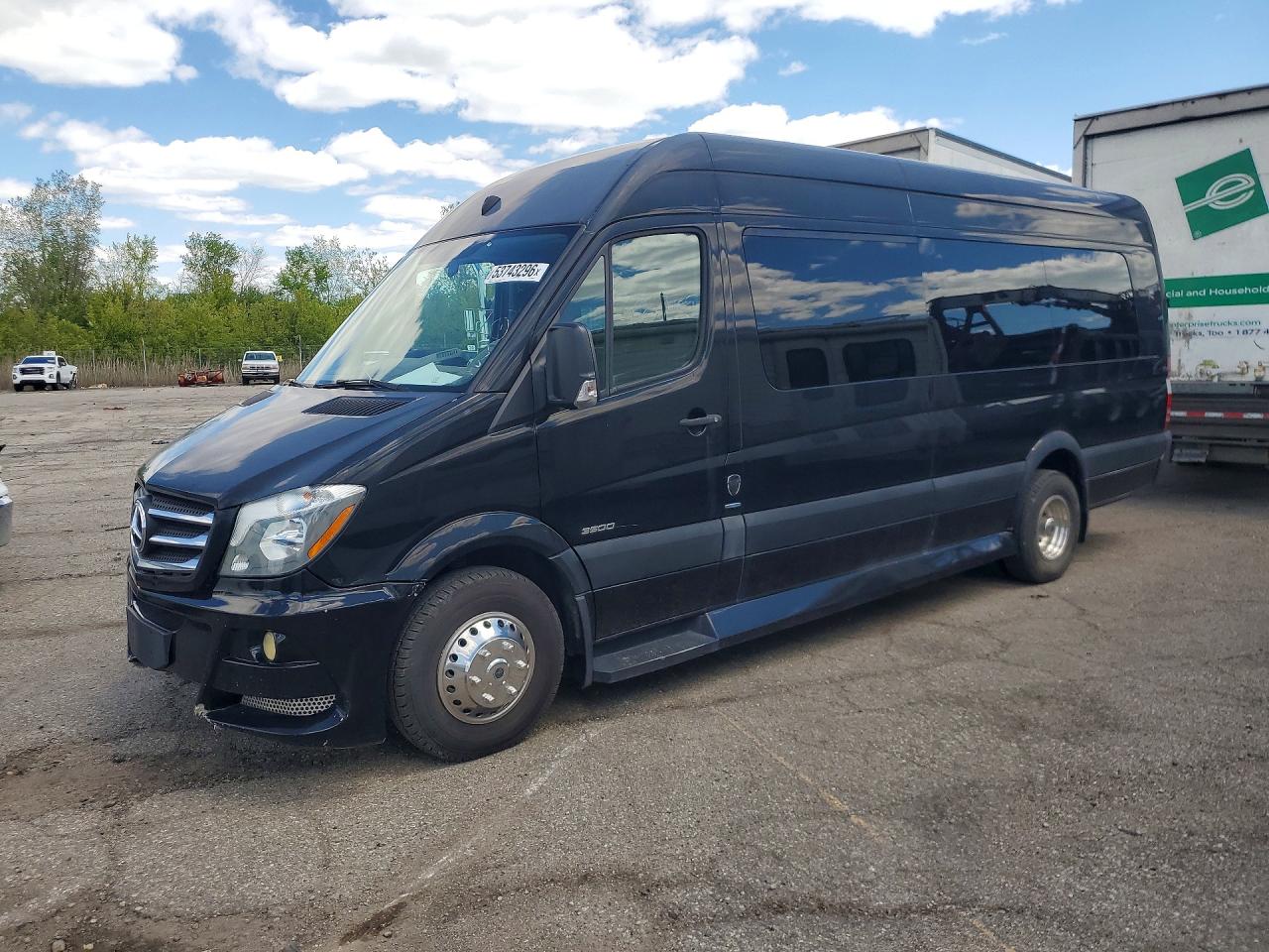 Salvage Mercedes-Benz Sprinter Image