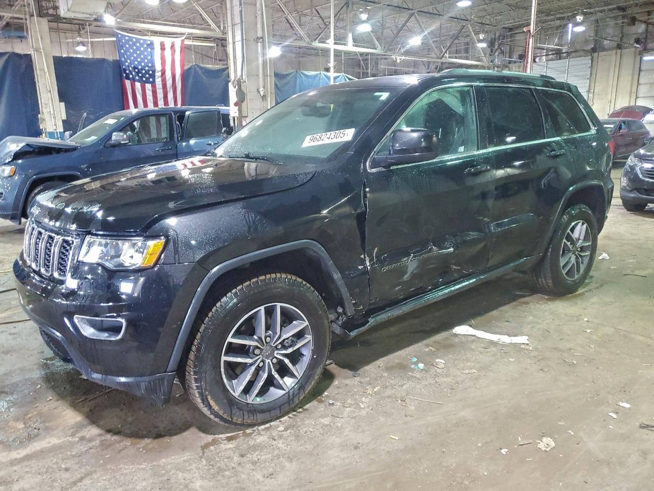 Salvage Jeep Grand Cherokee Image