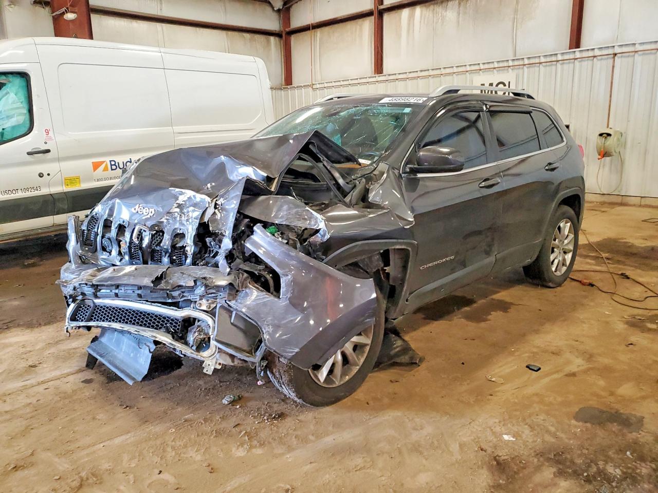 Salvage Jeep Cherokee Image