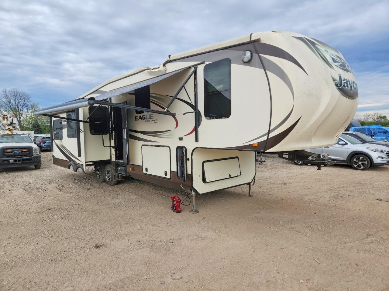 Salvage Jayco Eagle Image