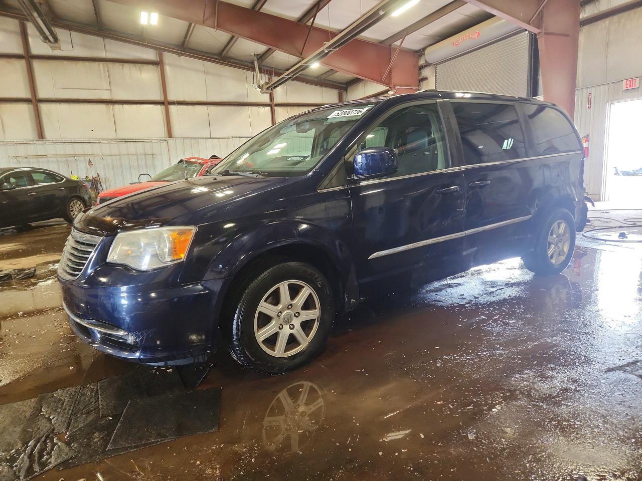 Salvage Chrysler Minivan Image