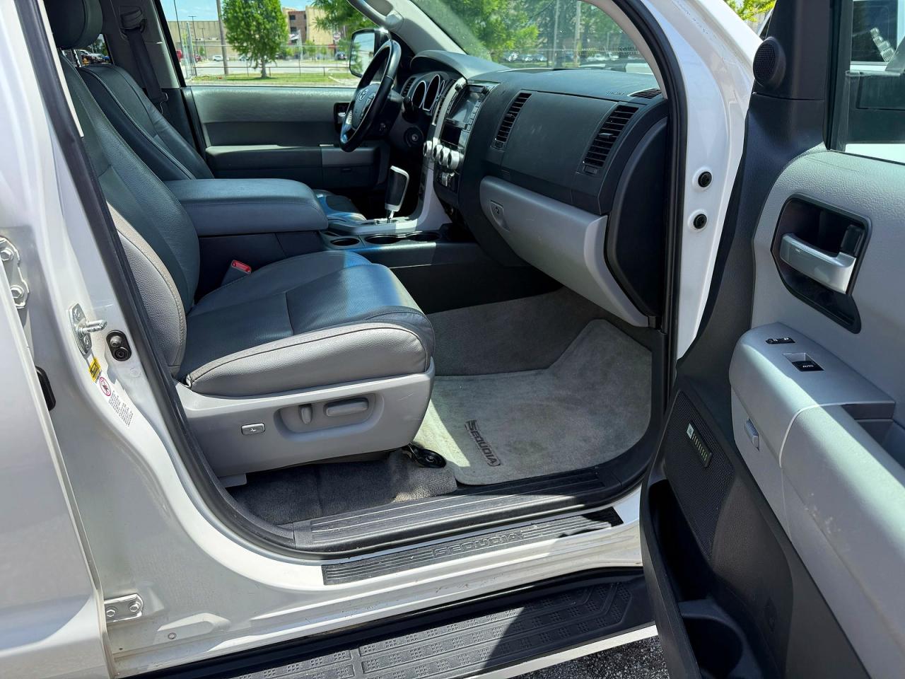 Toyota Sequoia Platinum