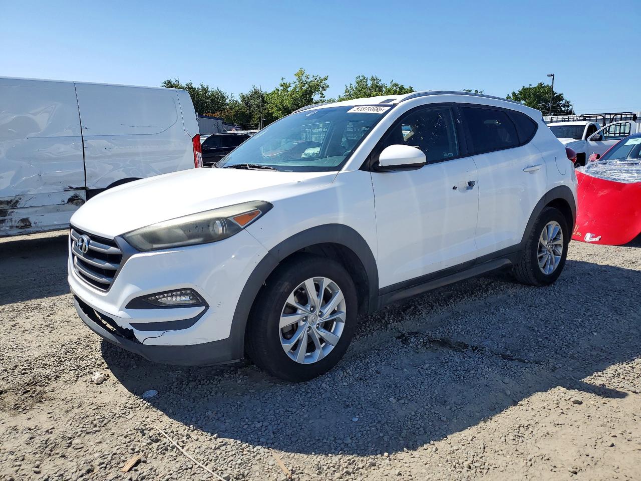 Salvage Hyundai TUCSON Image