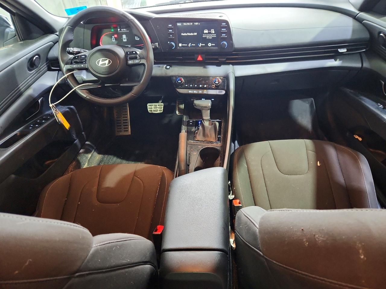 Hyundai ELANTRA Sel Sport