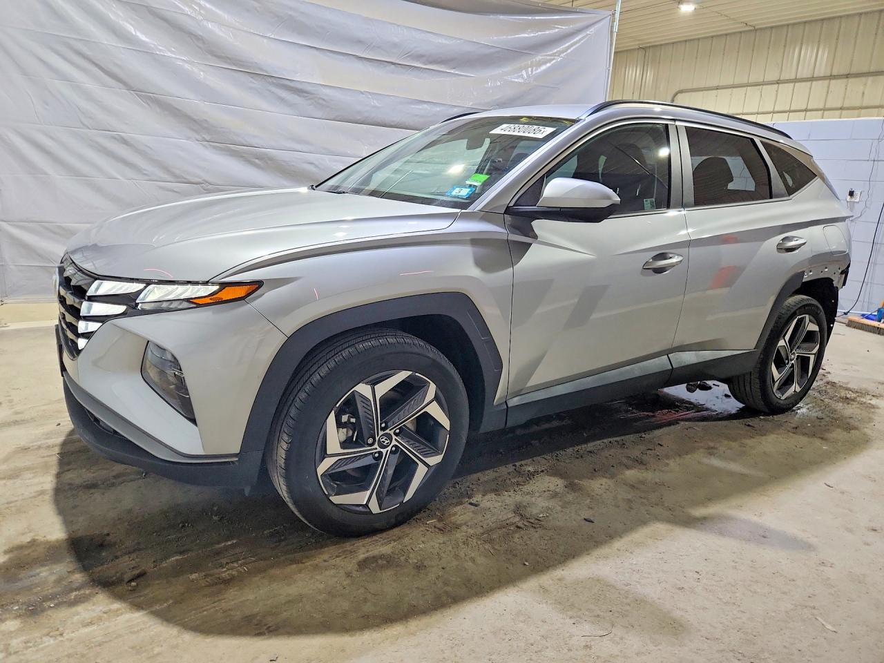 Salvage Hyundai TUCSON Image