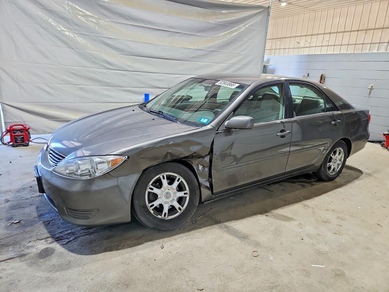 Salvage Toyota Camry Image