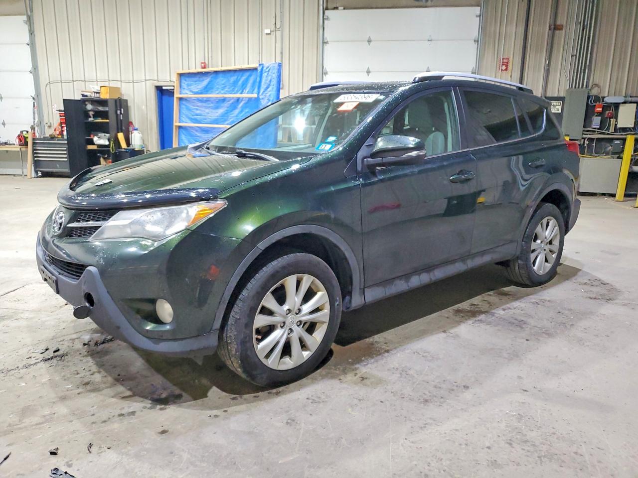 Salvage Toyota RAV4 Image