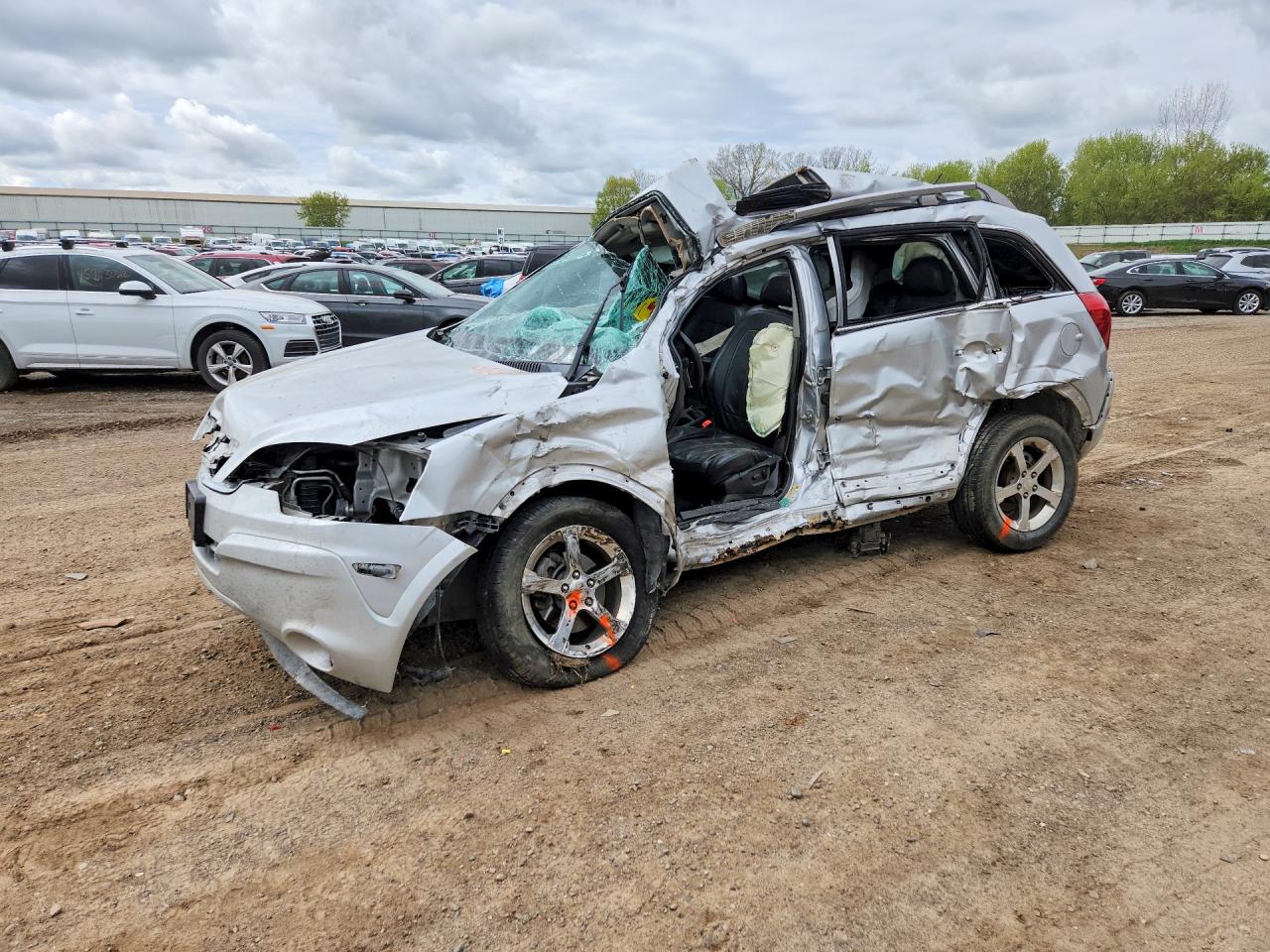 Salvage Chevrolet Captiva Image