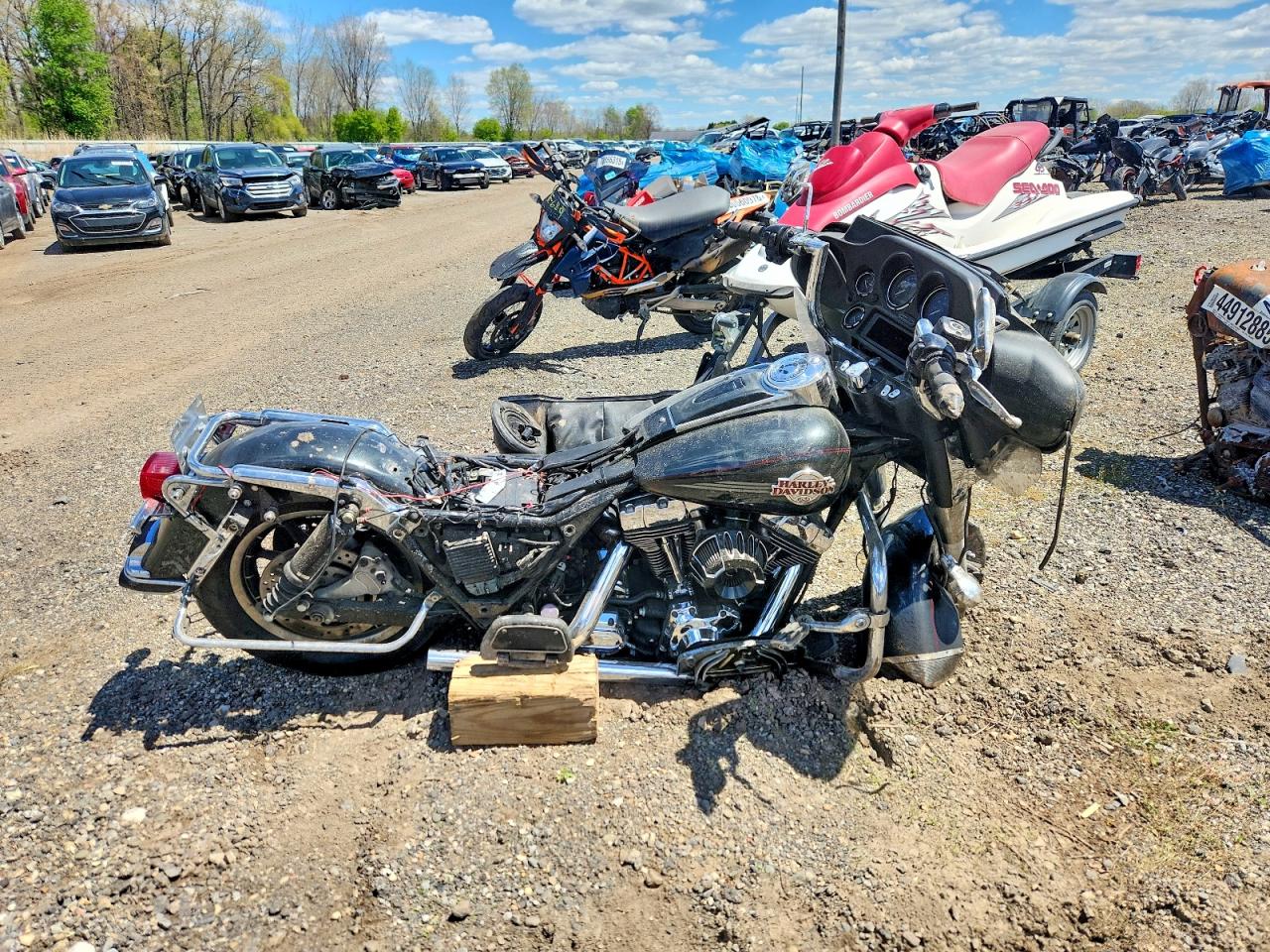 Salvage Harley-Davidson Fl Image