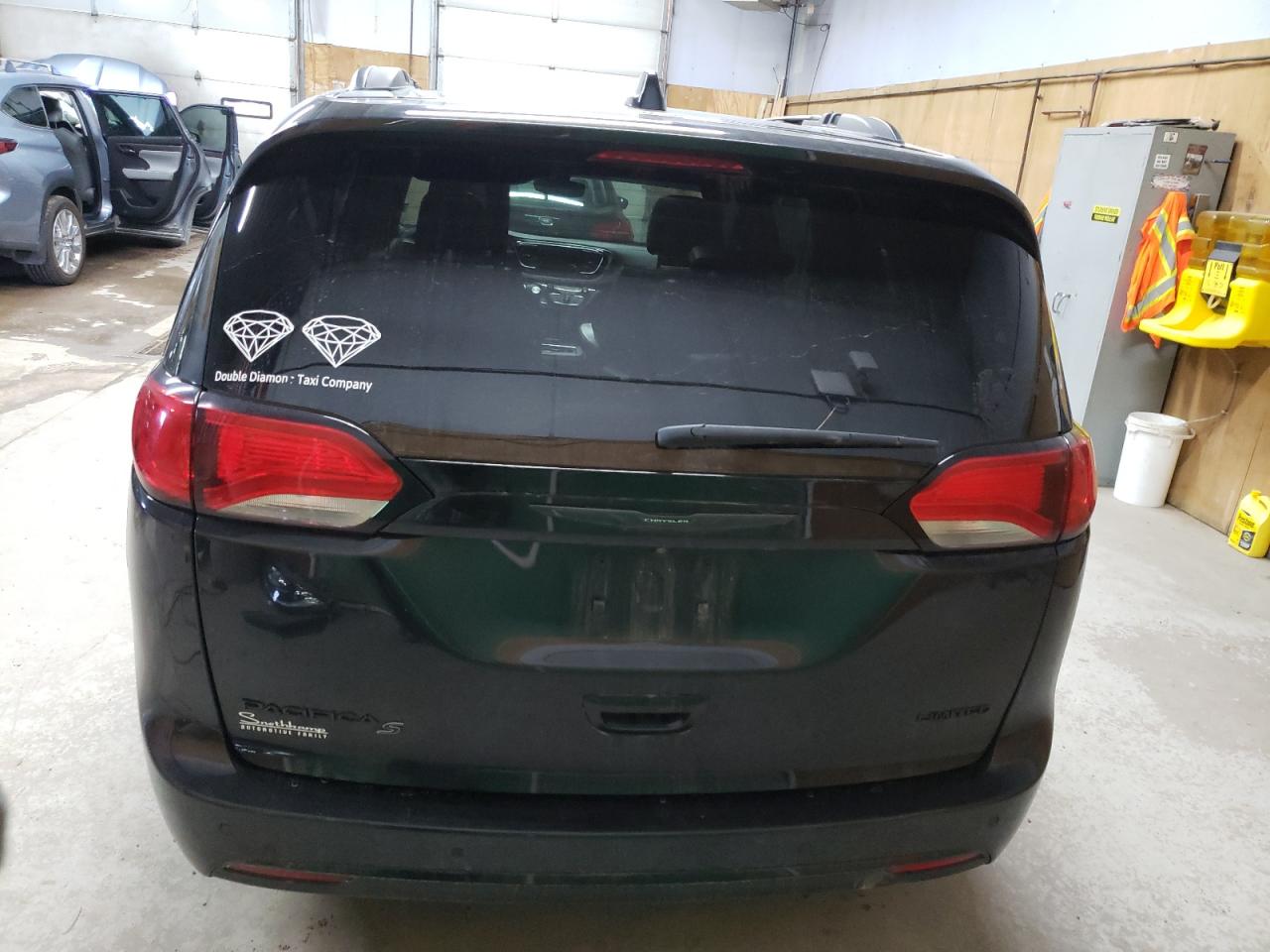 Chrysler Pacifica Limited