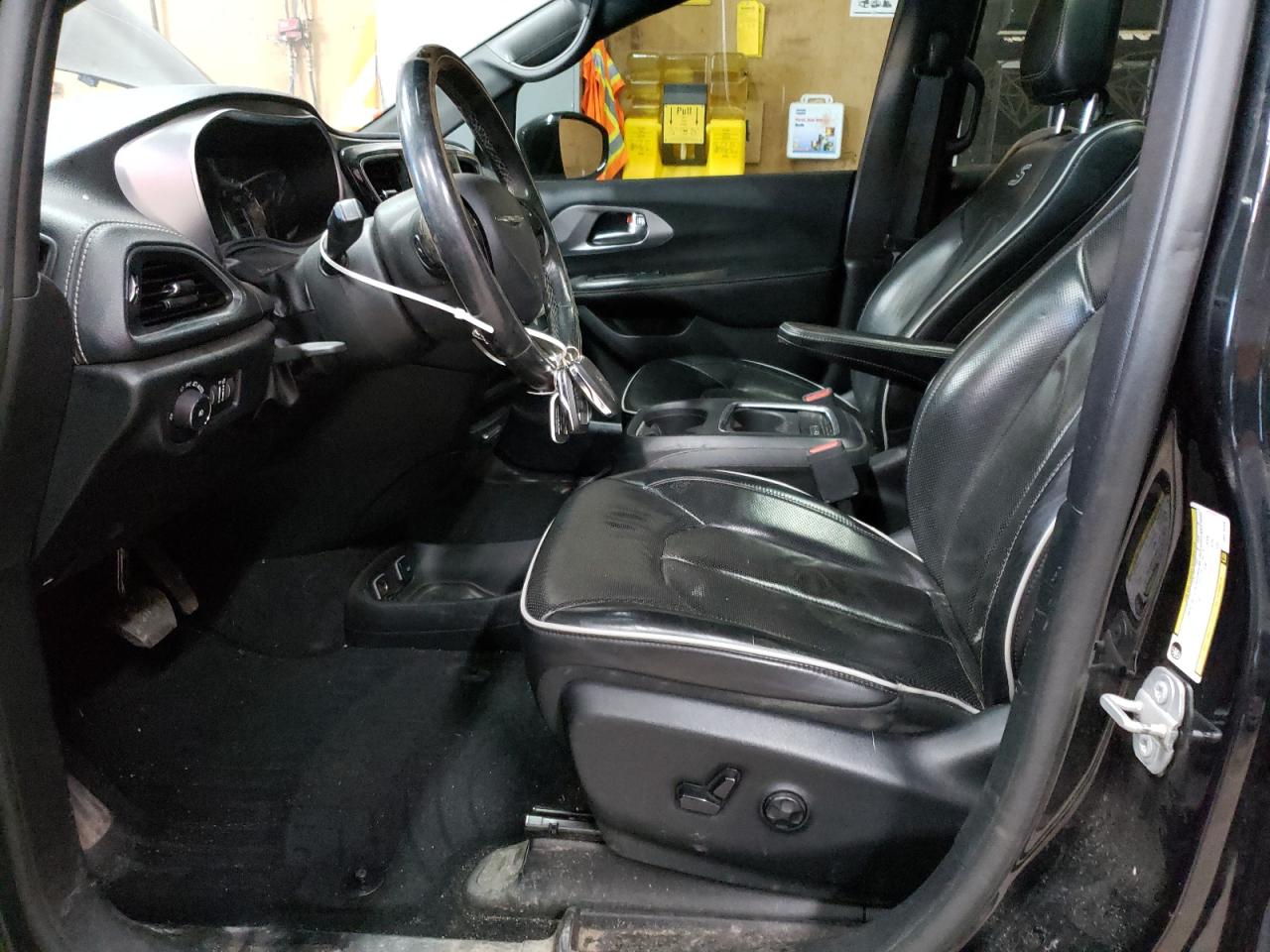 Chrysler Pacifica Limited