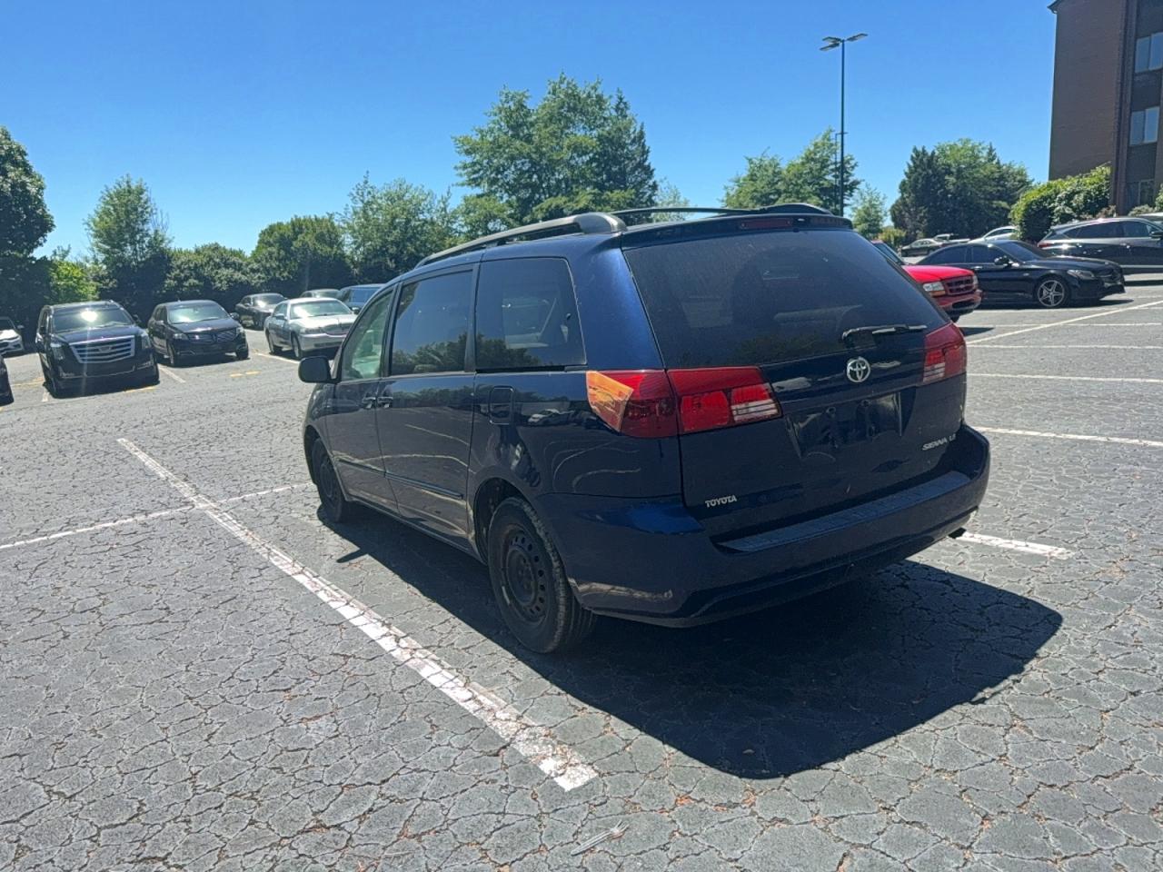 Toyota Sienna Le 7 Passenger
