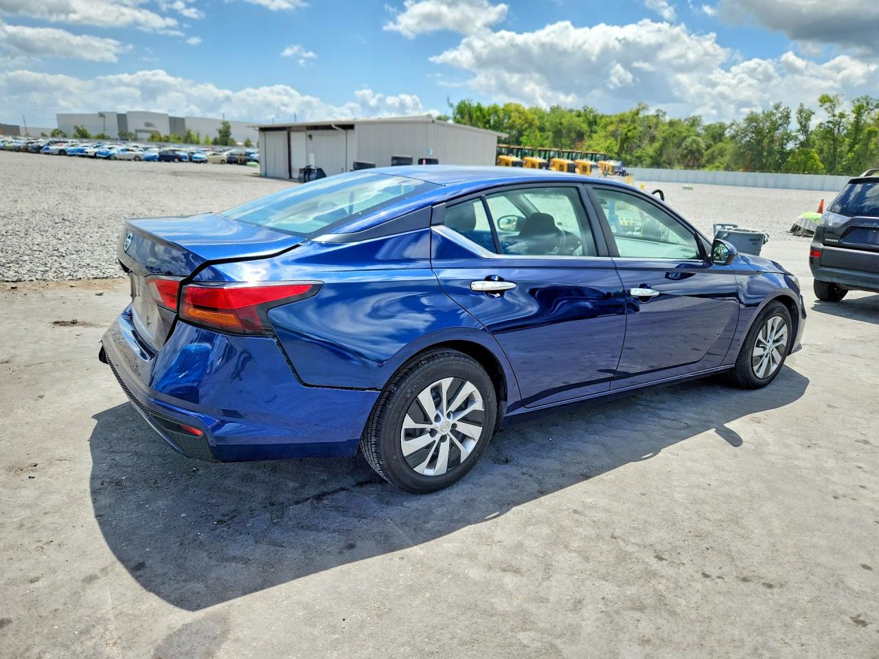 Nissan Altima S