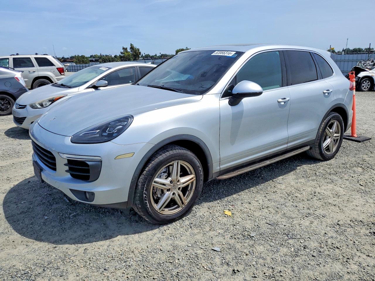 Salvage Porsche Cayenne Image
