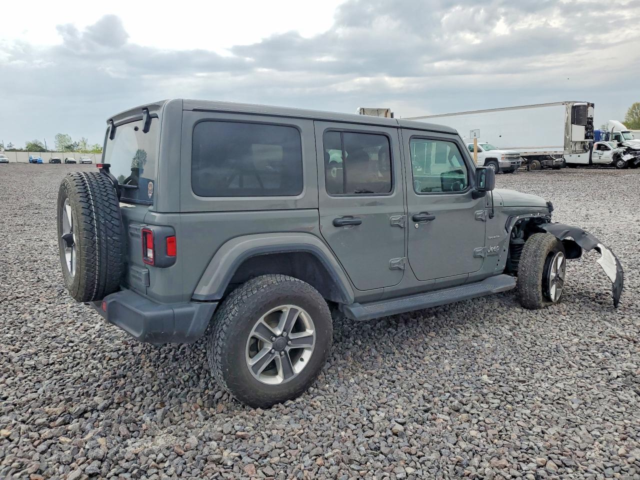 Jeep Wrangler Sahara