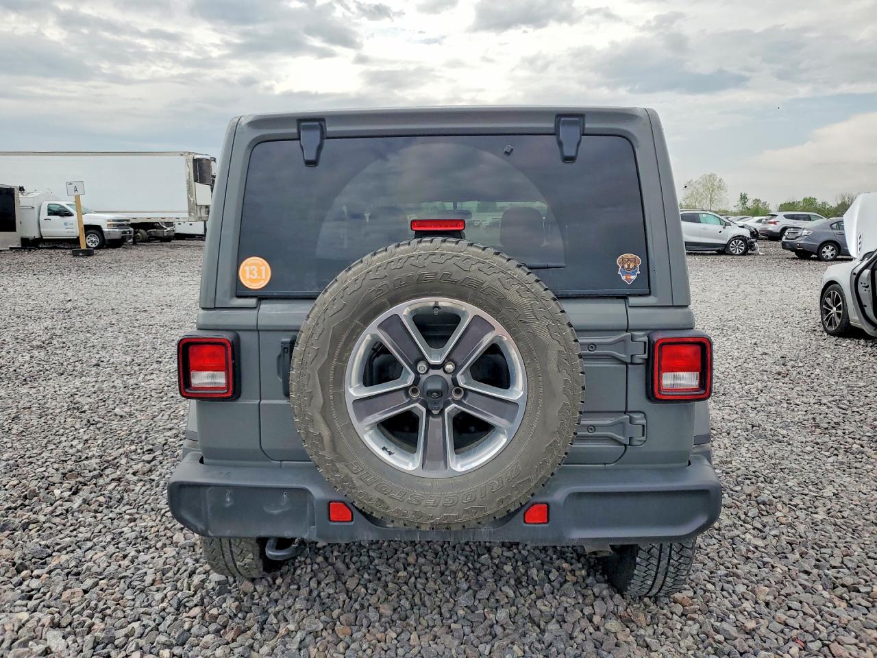 Jeep Wrangler Sahara