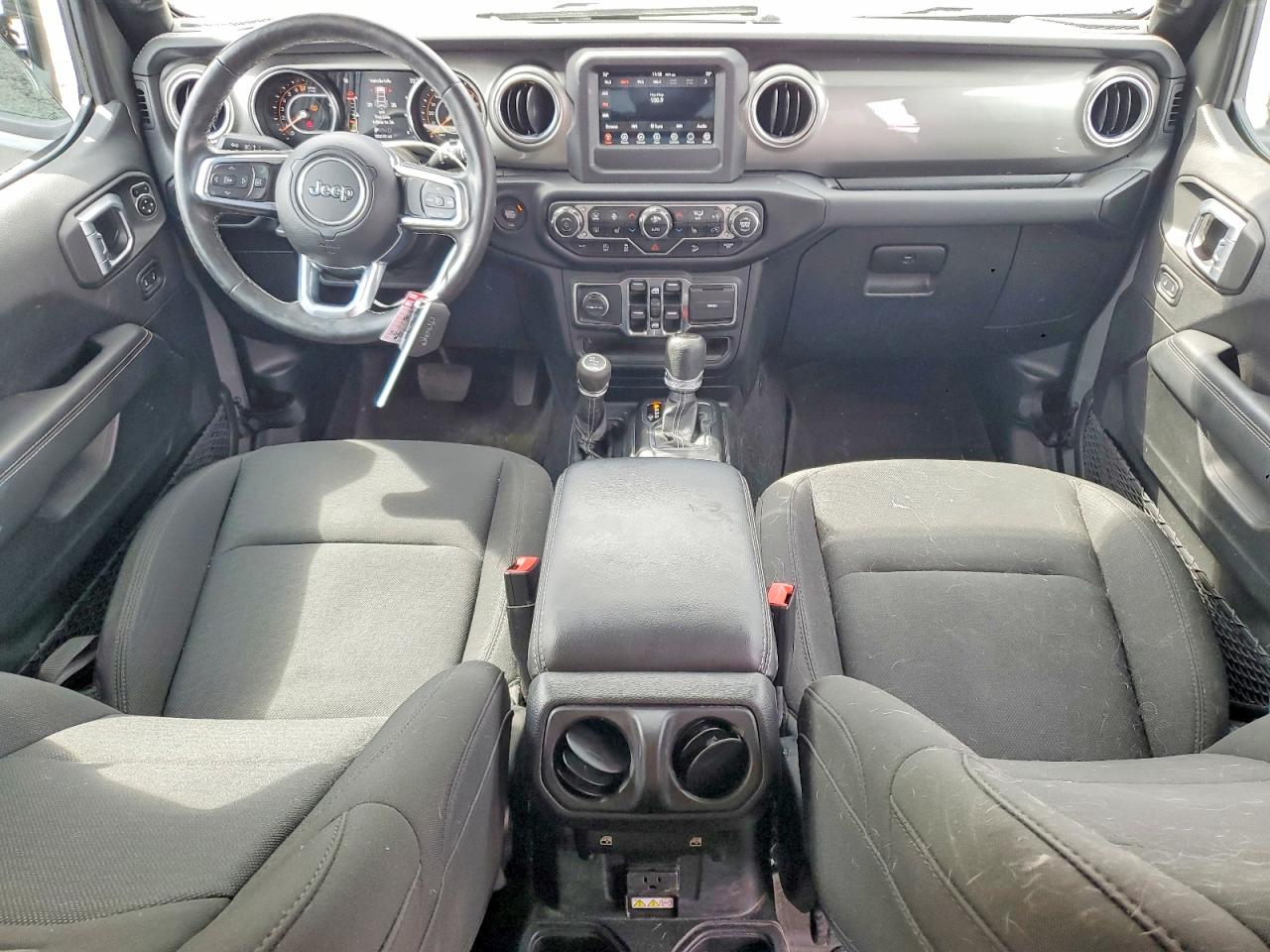 Jeep Wrangler Sahara