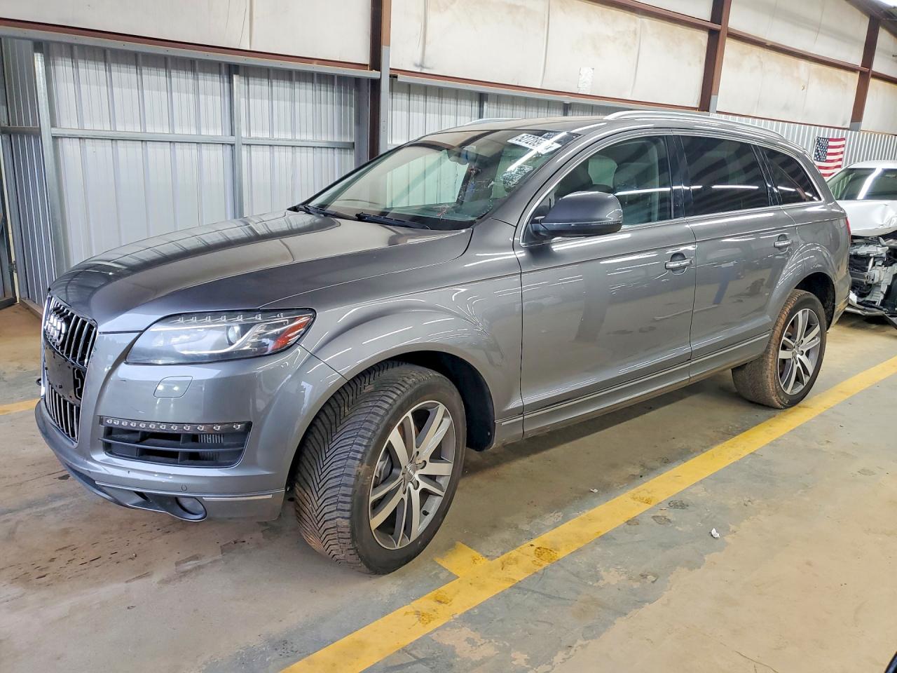 Salvage Audi Q7 Image