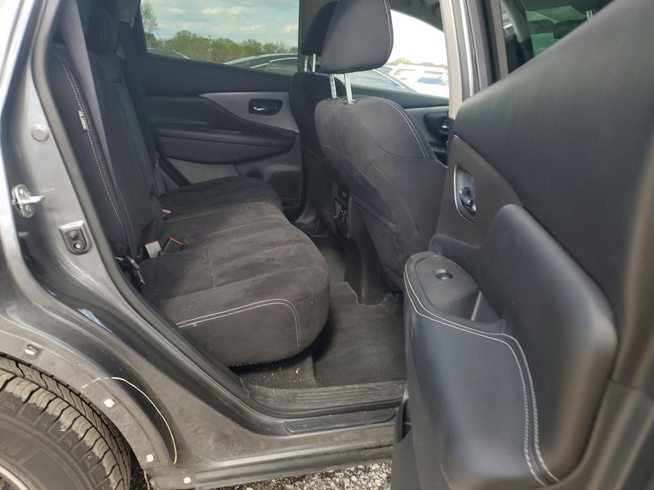 Nissan Murano S