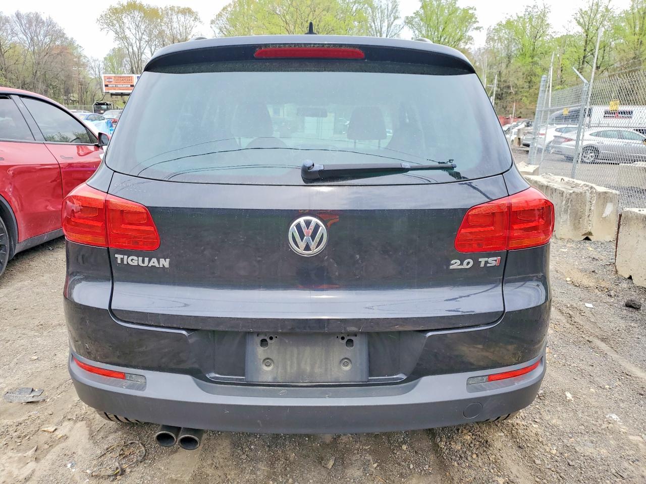 Volkswagen Tiguan S