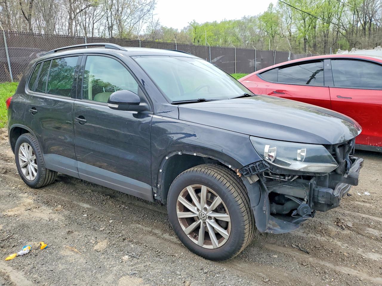 Volkswagen Tiguan S