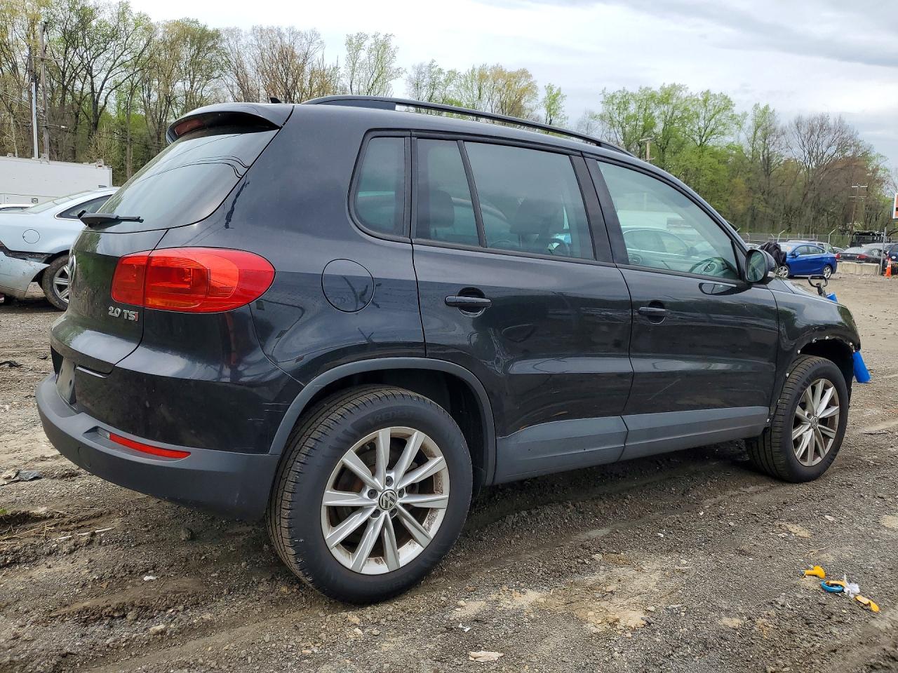 Volkswagen Tiguan S