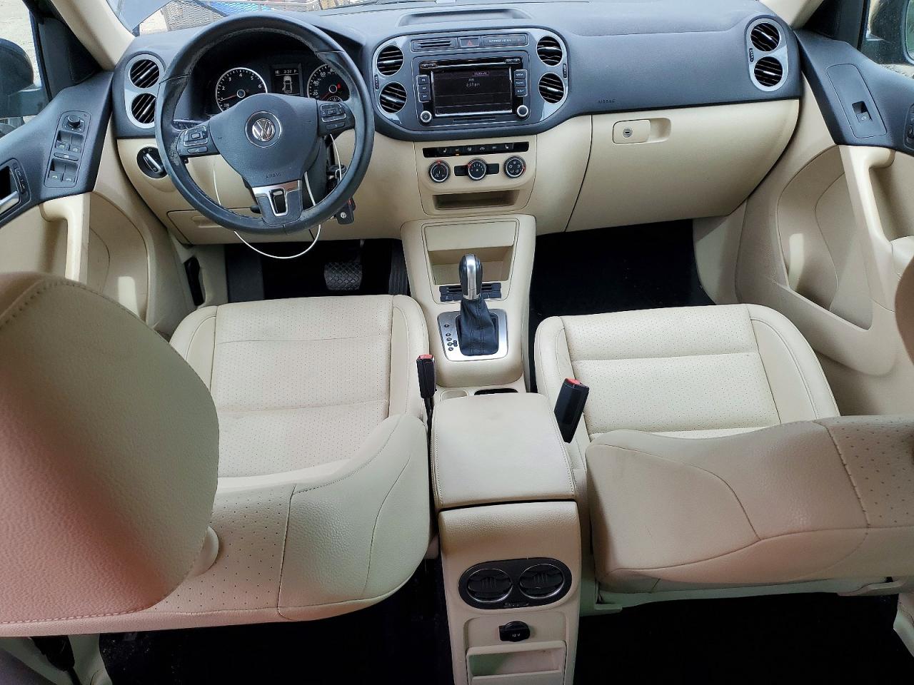 Volkswagen Tiguan S