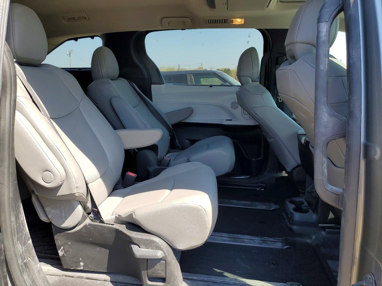 Toyota Sienna Xle 7-passenger