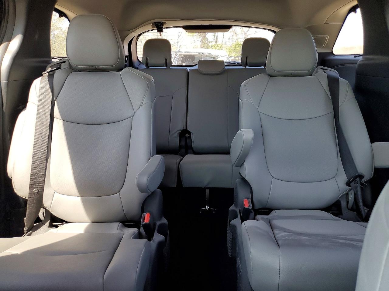 Toyota Sienna Xle 7-passenger